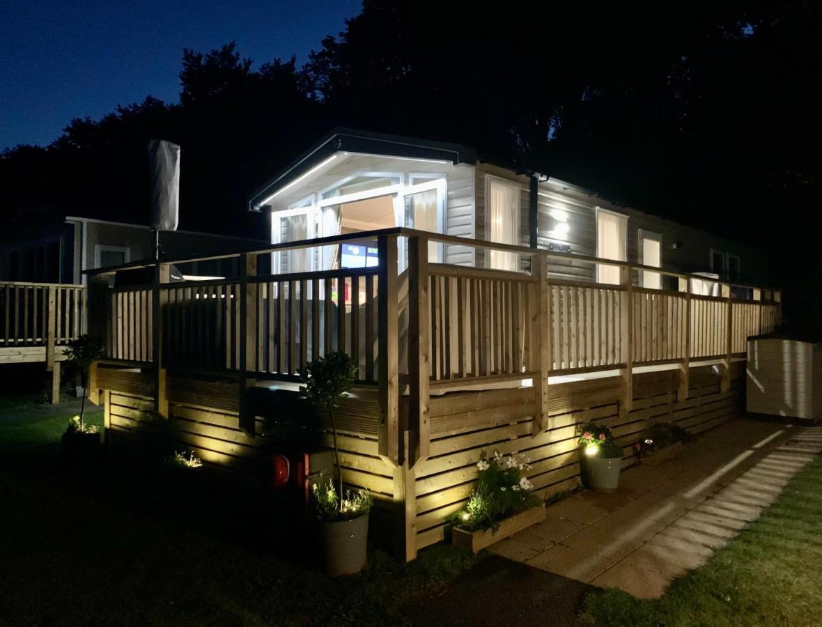 Lydstep Beach Bayview 3-Bedroom Holiday Home Тенби Экстерьер фото