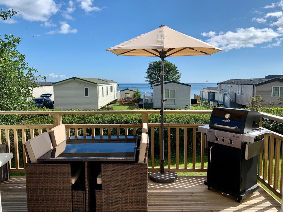 Lydstep Beach Bayview 3-Bedroom Holiday Home Тенби Экстерьер фото