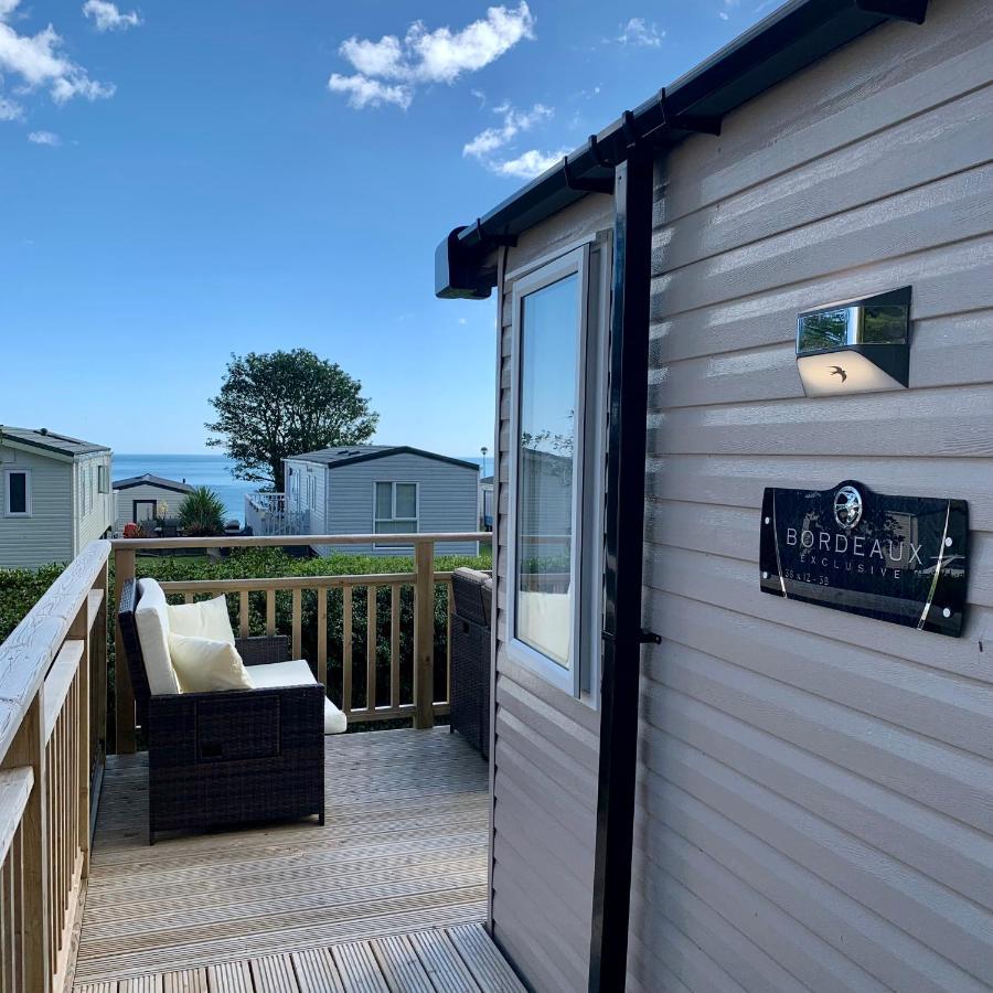 Lydstep Beach Bayview 3-Bedroom Holiday Home Тенби Экстерьер фото